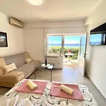 In 42055 Apartament *